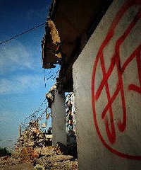 �����ѼҲ�Ǩ ����Ҫ��һ�׷��Ӹ�����Ů�� �Ҳ�ͬ��