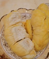 30块钱一斤!花200多买个榴莲 吃得我肉疼!
