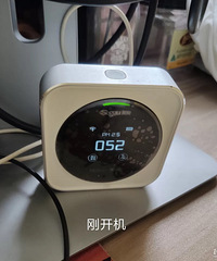 我家买的空气净化器实测 效果挺好的 用后显示空气质量合格