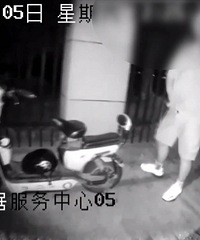酒驾把车翻了个底朝天 还对协辅警说给你一万你帮我保密...