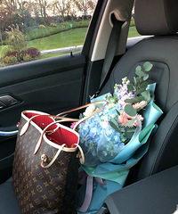 �������˱������˰۰���Ļ�Ь һ˫400��