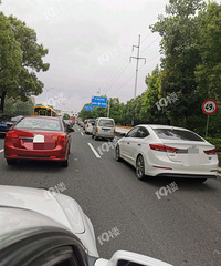 ��һ��߷������������̵Ƶ��˰�Сʱ���Ͽ���·���˸���į����