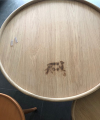 买的茶几太精贵了 花了4000块不说 放了湿抹布竟然发霉了