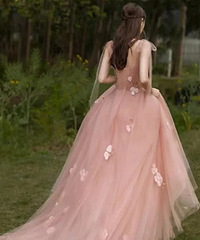 ��ް�������˵��ɫ����Ƕ��鴩��