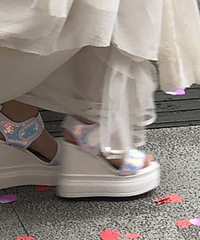 �����˵Ļ�Ь���ұ�ʾ������