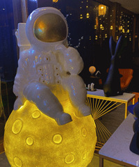 �º��Ե��Ա������� ҹ����Χ���ˣ�