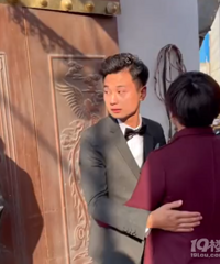 ���׺�����ת����л����ĸ����л���ǰ�Ů����������