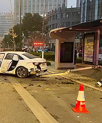 ̫���ˣ�����վ̨��ײ���ˣ�