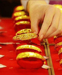 �о�Ʒ�Ƶļ۸�ߵ� �ֱߵĽ�궫�������᲻�������⣿