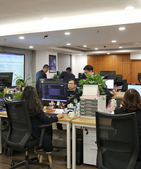 ���м��˷��У����ս���ҹ ����ض��Ҹ�