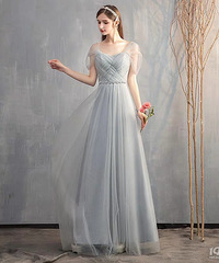 ��ѡ�İ��������� ��Ҫ�ڵ��촩��ɫ