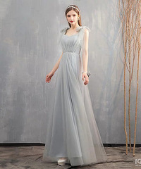 ��ѡ�İ��������� ��Ҫ�ڵ��촩��ɫ