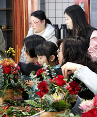 ����Ⱦ���� һ����δ��  ���м��˷��п�չ�����ˡ���Ů�ڲ廨�