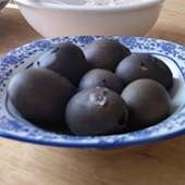 ��ɫ��Ҷ������