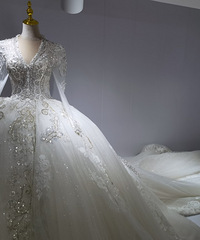 �ͽ���һ����ɴ�ľ�ϲ�������Ī�λ�԰