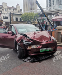 [����]����������ɫ��˹�����ˣ�С���ſ�ײ��������