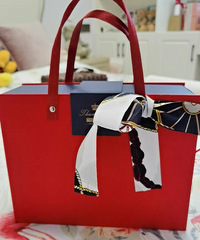 ���ư������Ӹе���У����賬ϲ�� ��Ϊ˿�������������հ�����