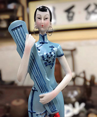 超有韵味的旗袍侍女!