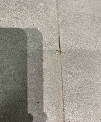 瓷砖缝竟然被水泥堵住了!这美缝该怎么搞啊