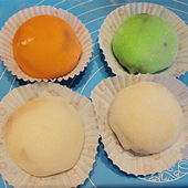 �������ĸ�ɫѩ����