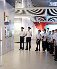 ѧ��ʷ ������  ���м��˷�����֯����Ա��ǰ����Ⱥ��������ѧϰ