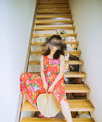 ����һ������Ѱ��·��Ů�� �ҵĳ��������е� "�ף�