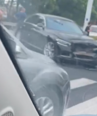 �����κ����ϲ��ҳ������³���ͷײ�ã���ײŮ��ͷ�����ش���