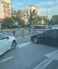 �𾪣��Ӵ�·���������Դﳵ��