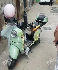 �ºӹ�Ԣһ����ƿ����ȼ�����꼰���Աߵ������͵�ƿ��