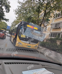 ��Ϊ�˳Ը��棡������˾��·������ͣ��Ӱ�콻ͨ�����ҳٵ��ˣ�