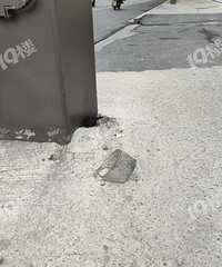 ����ߵ������ˣ������ڼ��˵Ĵ���·�ϡ�