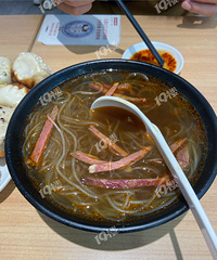 �з����˶ٶ����� ţ�ӷ�˿����Ȼ������....