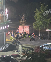 �����賿�����²ۣ�����ĳ����ÿ��������̯  �Կͻ�ȭ�Ⱦ�����