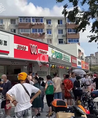 �����Ѿ��ż��˰�����ôһ����İ�ë�ŶӶ�������������ͷ��