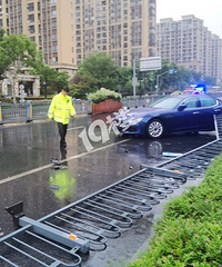 �žŴ��������һ����ɯ���ٴ�ײ�˻���������Ҫר�İ���