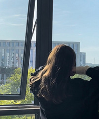 25�������Թ��� ����һ���˰�����ά�ֵ��ϣ�ϣ������������