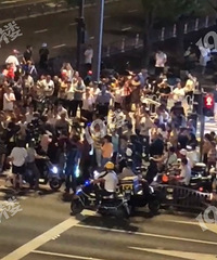 ����1818��û�ã����˹㳡������С��ҵ���Ĵ�ս��ĩ������