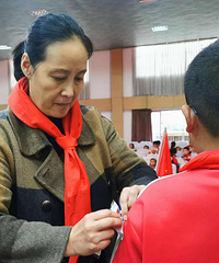 ���飺Сѧ�׶��������ԼҺ��ӵ���ɲ��������˶�˵��