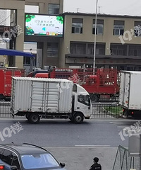 �𺳣�����ˮ���г�ȫ��ˮ����ת�ƣ�·�Ͽ�����������ͷ��