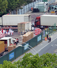 ���Ǽ�����������ʣ����󷢳�������ö����ͣ�ڲ�ʢ·��ж����