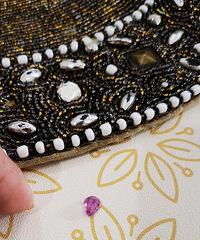 ����2000���Ǯ ����һ�����ķ�ɫ����ʯ��