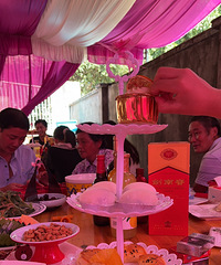 ���µľ�ϯ���ȾƵ�� �����óԣ���ɫ�ܲ���