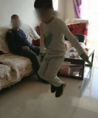 ���鼪ˮСѧ��Ҫ������������ؼ���ҵ��ס¥�µĳԲ�������