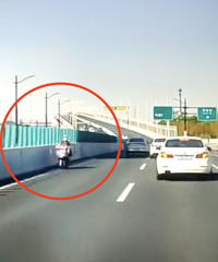 �������ˣ���ƿ���ϸ߼ܣ����һ���������ʻ����д�ķ�����