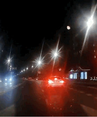 ��Ԫ·�Ͽ�ҹ�� ͻȻ�ܳ���������С������һ궼��û�ˣ�