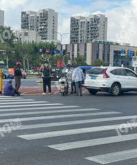 �Ĺ�·���л���·����ڣ�ײ��