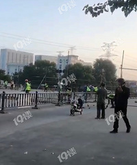 �ԺĳС����ʱ��أ�ѧУ֪ͨͣ�Σ��Ժ�����֪ͨȫԱ���ᣡ