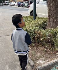 �����޵ĵ�·�����������ĺݵ�һ�� ������������Զ��վ��ǰ��