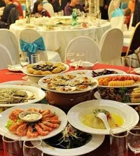 ��Ů����ϯ�ֿ��� Ǯ�Ǹ������� ���Ƕ����еĳ���