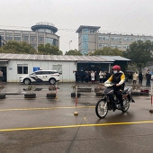 ������Ա���ѧĦ�г�